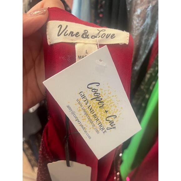 Burgundy Sequin Top Short Sleeve Size Large - Picture 3 of 4